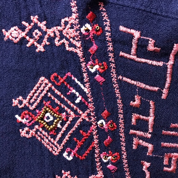 Lucky Brand Embroidered Smocked Botton SZ L - Picture 5 of 8